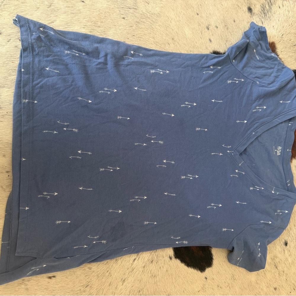 a.n.a Blue T-Shirt with White Arrow Pattern